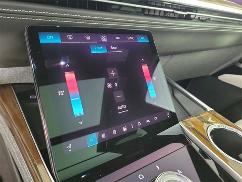 Certified 2025 Cadillac Escalade Sport Platinum w/ LPO, Floor Liner Package image 28