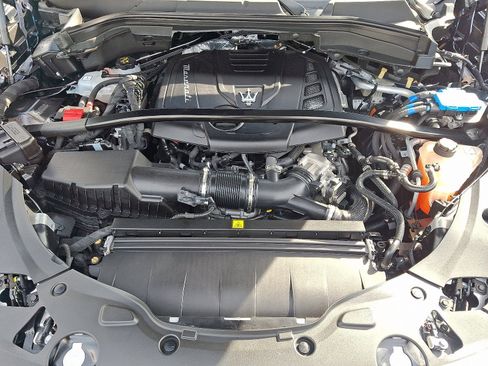 Used 2023 Maserati Grecale GT image 28