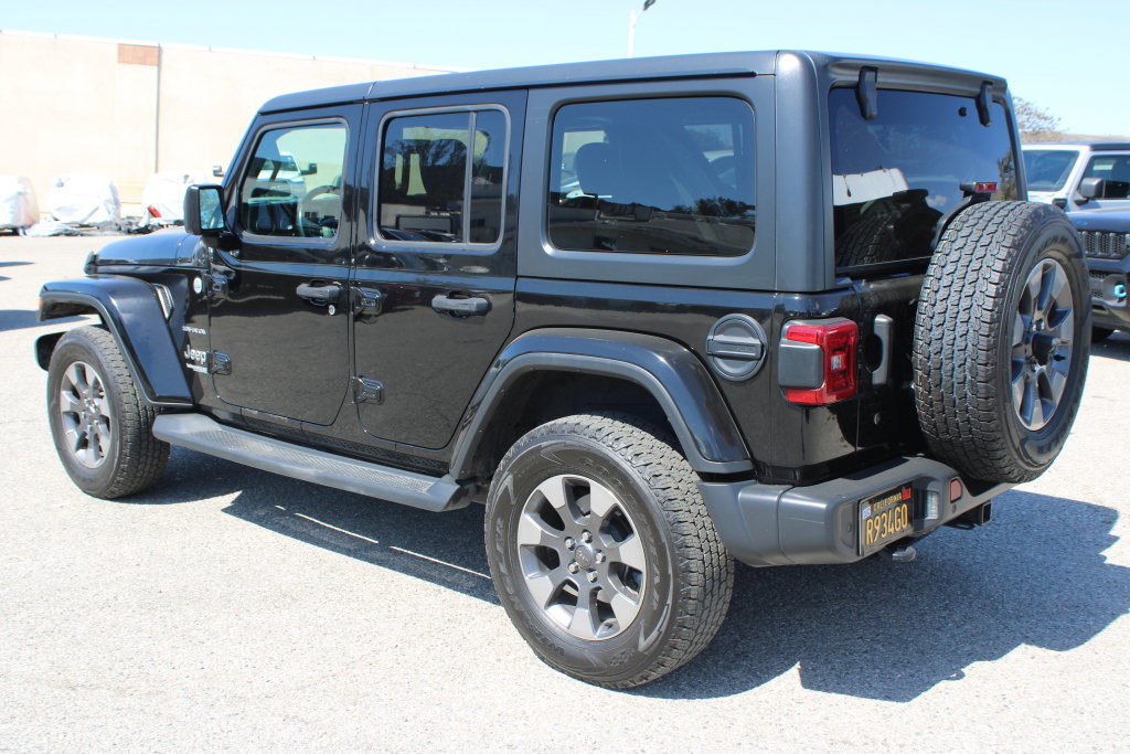 Used 2018 Jeep Wrangler Unlimited Sahara AWD/4WD image 6