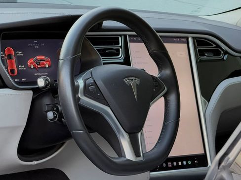 Used 2016 Tesla Model S 70 RWD image 13