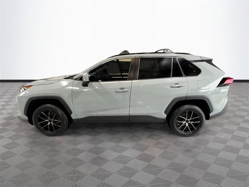 Used 2019 Toyota RAV4 XLE image 4
