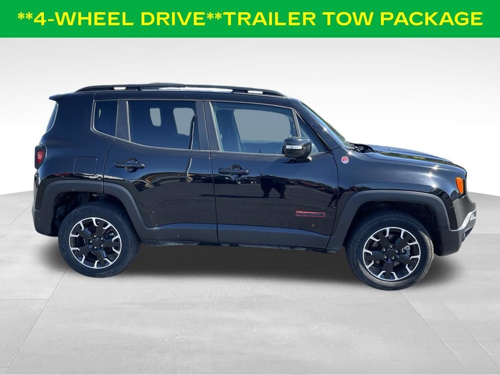 Used 2023 Jeep Renegade Trailhawk w/ Trailer Tow Group AWD/4WD image 4