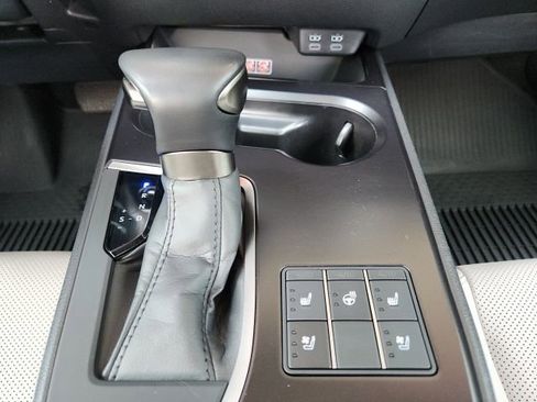 Used 2024 Lexus UX 250h F Sport image 19