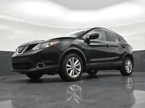 Used 2018 Nissan Rogue Sport SV w/ SV Technology Package AWD/4WD image 23
