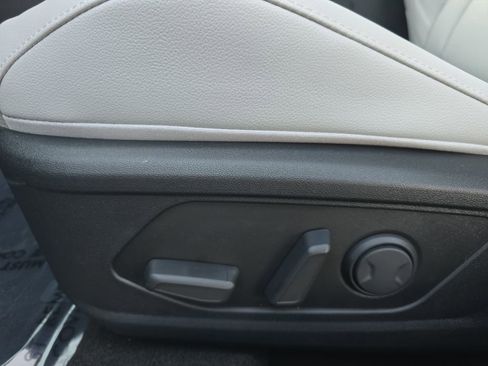 New 2026 Hyundai Elantra Limited image 29