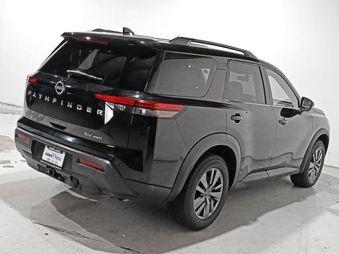 Used 2024 Nissan Pathfinder SV w/ SV Premium Package AWD/4WD image 6