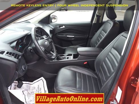Used 2019 Ford Escape SEL image 13