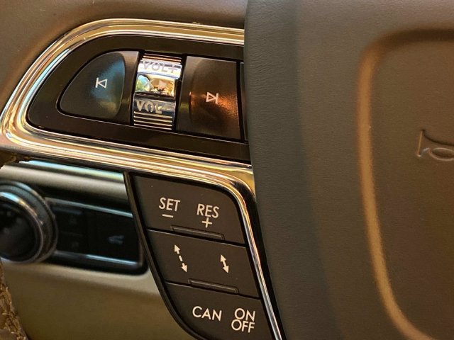 Used 2020 Lincoln Navigator Reserve w/ Luxury Package AWD/4WD image 19