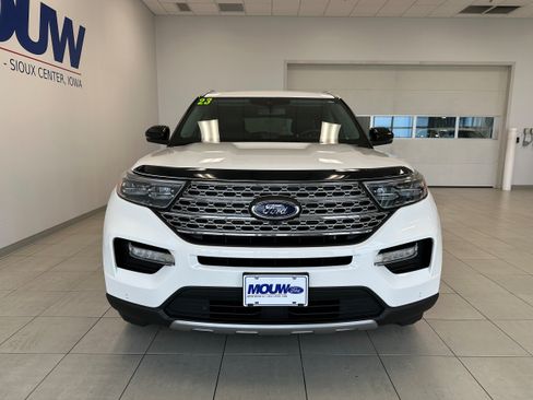Used 2023 Ford Explorer Limited w/ Limited Technology Package AWD/4WD image 3