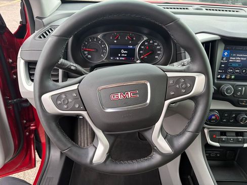 Used 2023 GMC Terrain SLT image 17