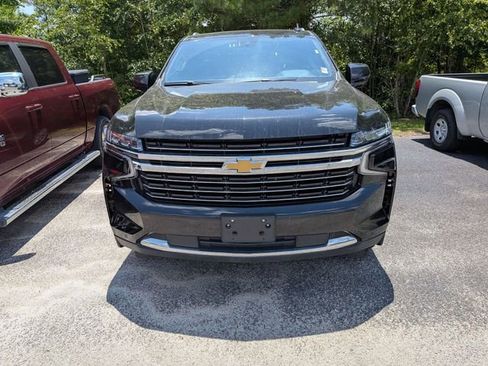 Used 2024 Chevrolet Suburban LT AWD/4WD image 2