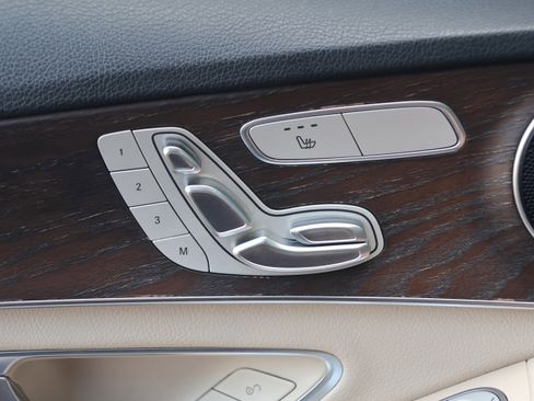 Used 2019 Mercedes-Benz C 300 Sedan image 13