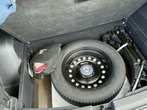 Used 2022 Volkswagen Atlas Cross Sport SE image 21