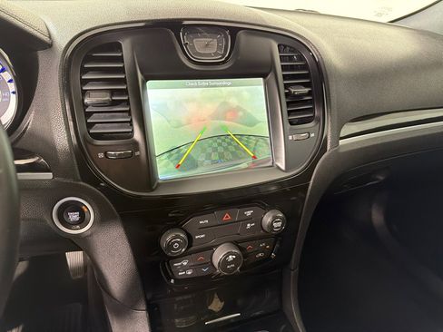 Used 2018 Chrysler 300 S image 17