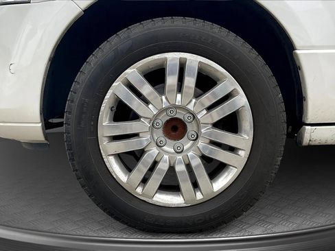 Used 2014 Lincoln Navigator 2WD image 9