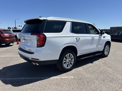 Used 2025 GMC Yukon Denali AWD/4WD image 4