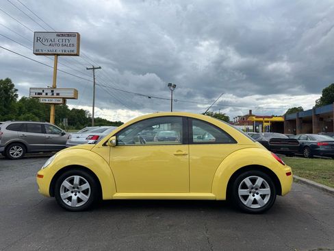 Used 2007 Volkswagen Beetle Coupe w/ Package 1 FWD image 8