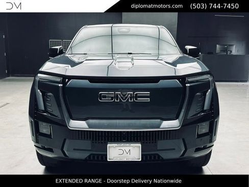 Used 2025 GMC Sierra EV Denali AWD/4WD image 11