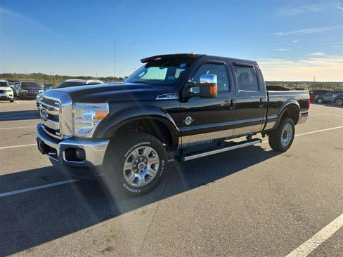 Used 2015 Ford F350 Lariat w/ Lariat Ultimate Package image 4