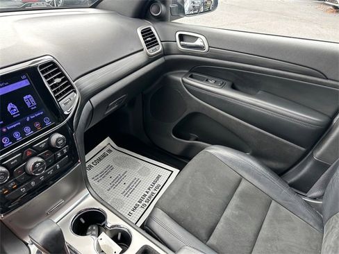 Used 2019 Jeep Grand Cherokee Altitude image 28