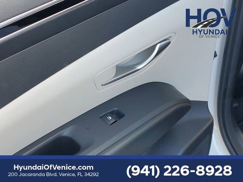 Certified 2022 Hyundai Tucson SEL FWD image 17