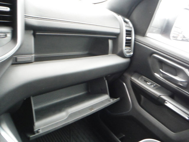 Used 2025 RAM 1500 Laramie AWD/4WD image 25
