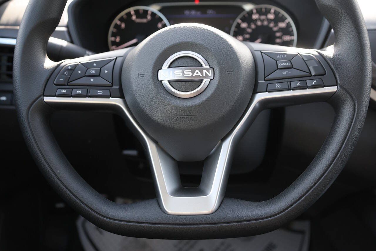 Used 2026 Nissan Altima 2.5 SV FWD image 18