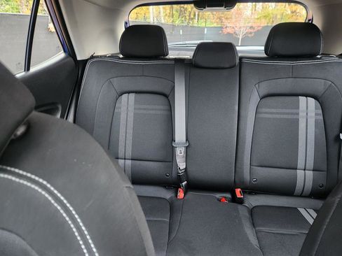 Certified 2024 Hyundai Venue SEL image 17