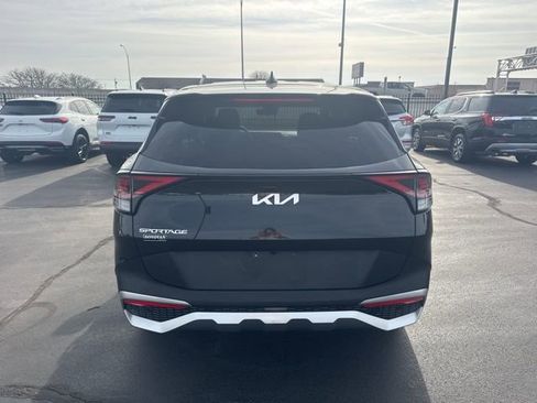 Used 2024 Kia Sportage LX image 4