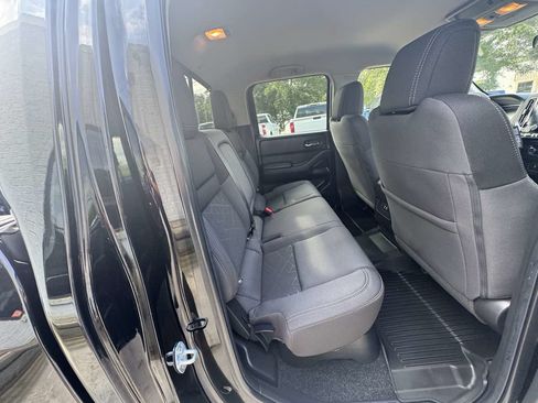 Used 2026 Nissan Frontier SV w/ All-Weather Content Package AWD/4WD image 10
