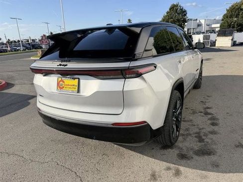 Used 2024 Jeep Wagoneer Launch Edition image 6