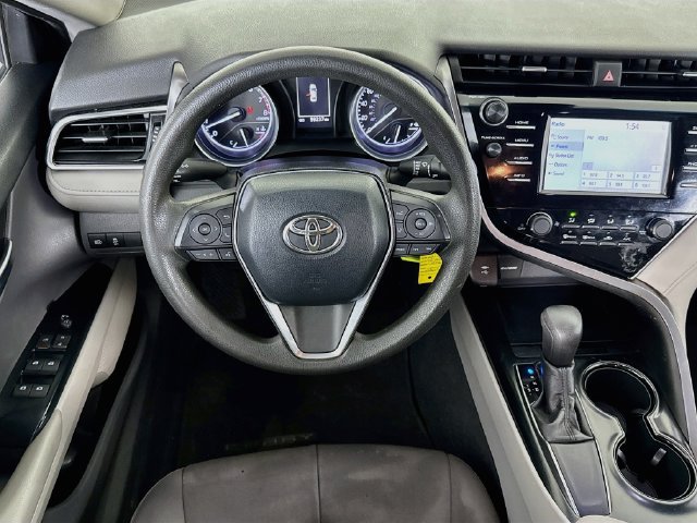 Used 2018 Toyota Camry LE FWD image 14