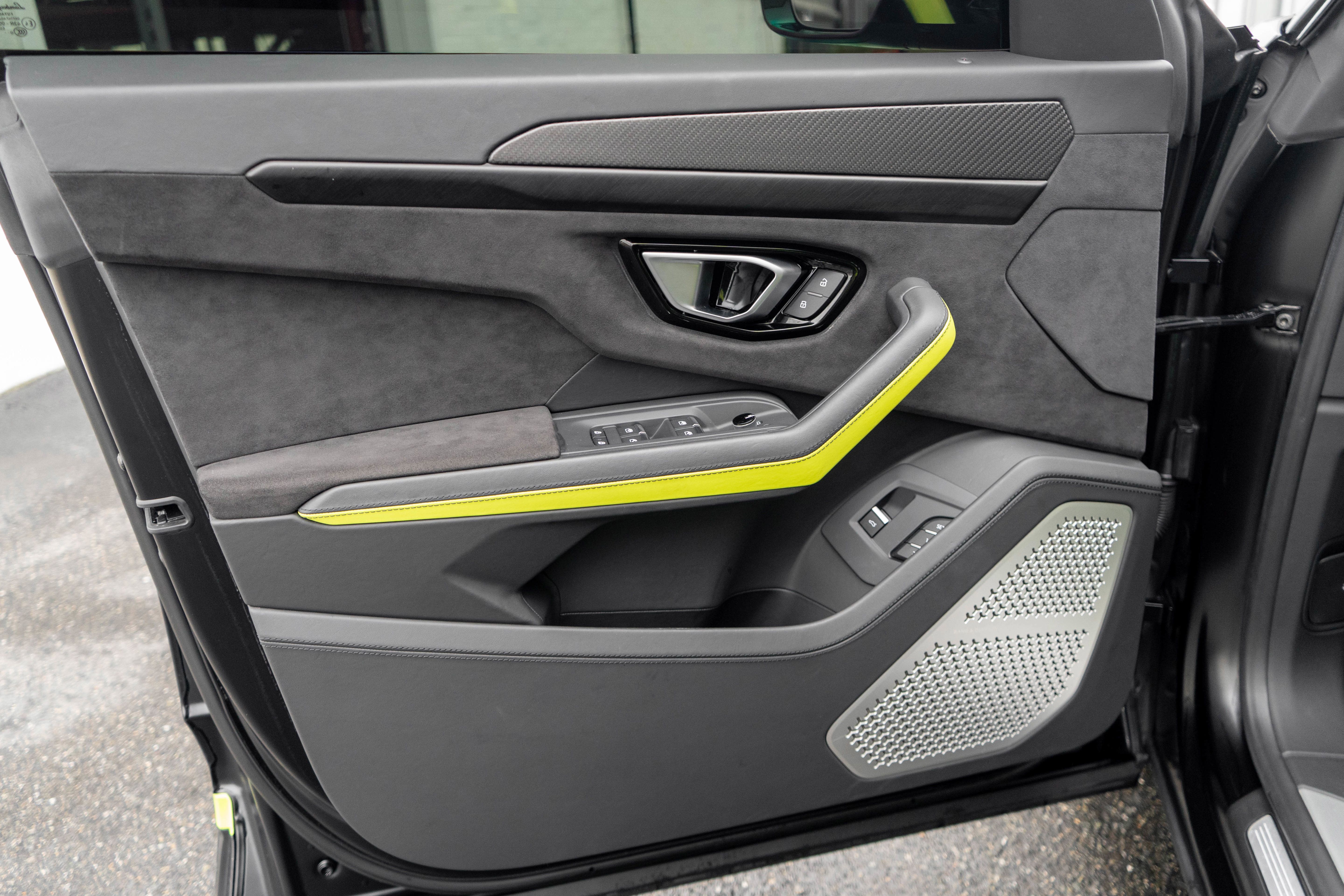 Used 2021 Lamborghini Urus AWD/4WD image 12