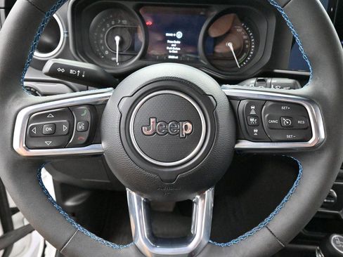 Used 2024 Jeep Wrangler High Altitude AWD/4WD image 17
