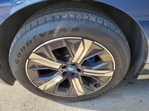 Certified 2024 BMW iX xDrive50 w/ Sport Package AWD/4WD image 5