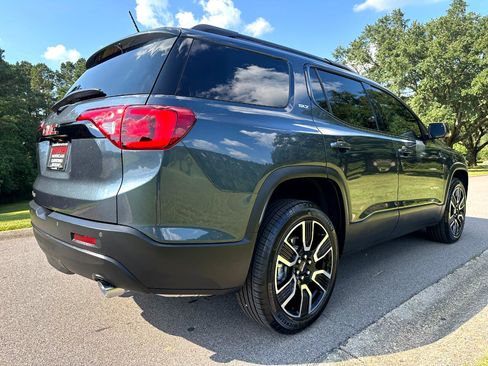 Used 2019 GMC Acadia SLT w/ Black Edition image 5