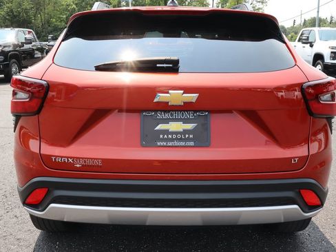 Used 2024 Chevrolet Trax LT FWD image 37