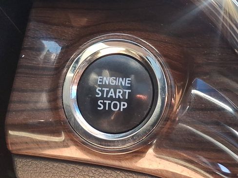 Used 2015 Toyota Avalon XLE Premium FWD image 24