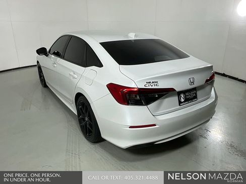 Used 2022 Honda Civic Sport image 8