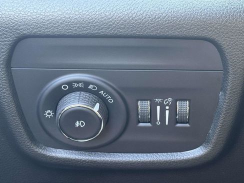 Certified 2023 Jeep Grand Cherokee L Limited AWD/4WD image 16