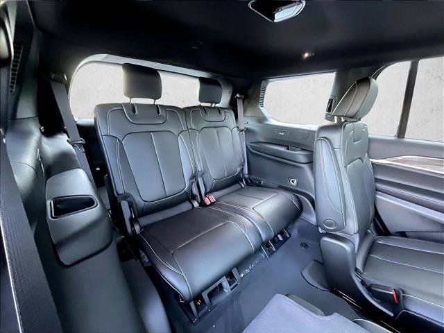 New 2026 Jeep Grand Cherokee L Limited w/ Limited Altitude Package RWD image 30