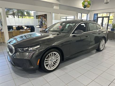 Used 2024 BMW 530i w/ Premium Package image 16