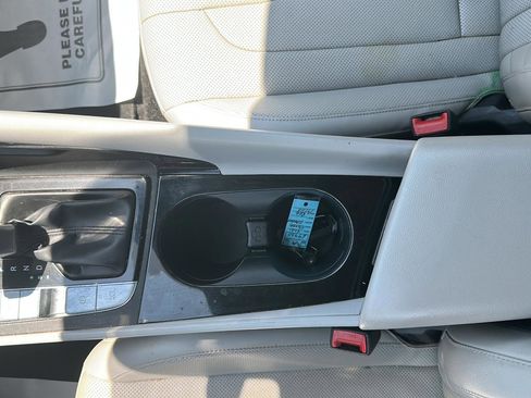 Used 2021 Hyundai Elantra Limited FWD image 13