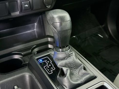 Used 2022 Toyota Tacoma SR AWD/4WD image 8