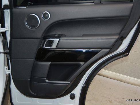 Used 2016 Land Rover Range Rover HSE image 10