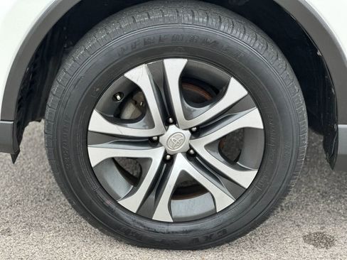 Used 2016 Toyota RAV4 LE w/ Preferred Accessory Package FWD image 24
