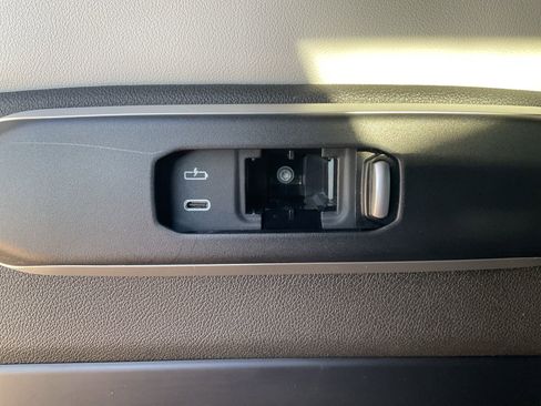 Used 2023 BMW X7 xDrive40i w/ Dynamic Handling Package image 50