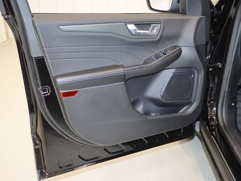 Certified 2024 Ford Escape SE image 11