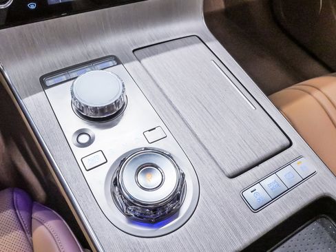 Certified 2025 Genesis G80 2.5T Advanced image 18