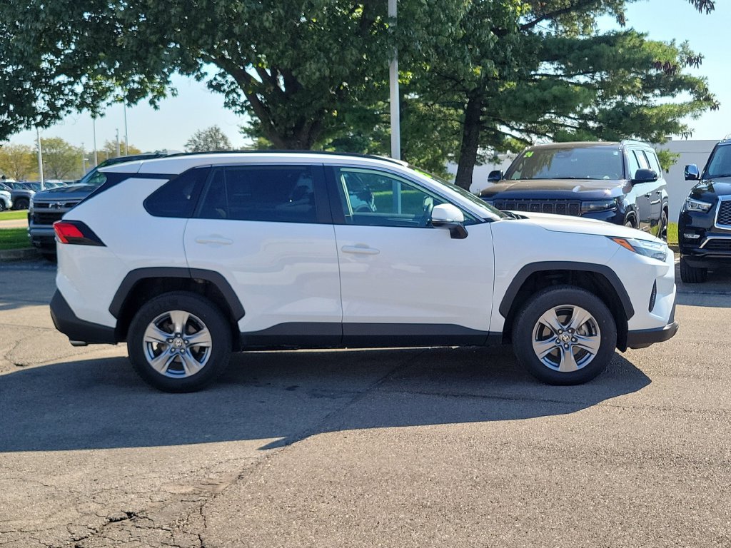Used 2025 Toyota RAV4 XLE AWD/4WD image 6